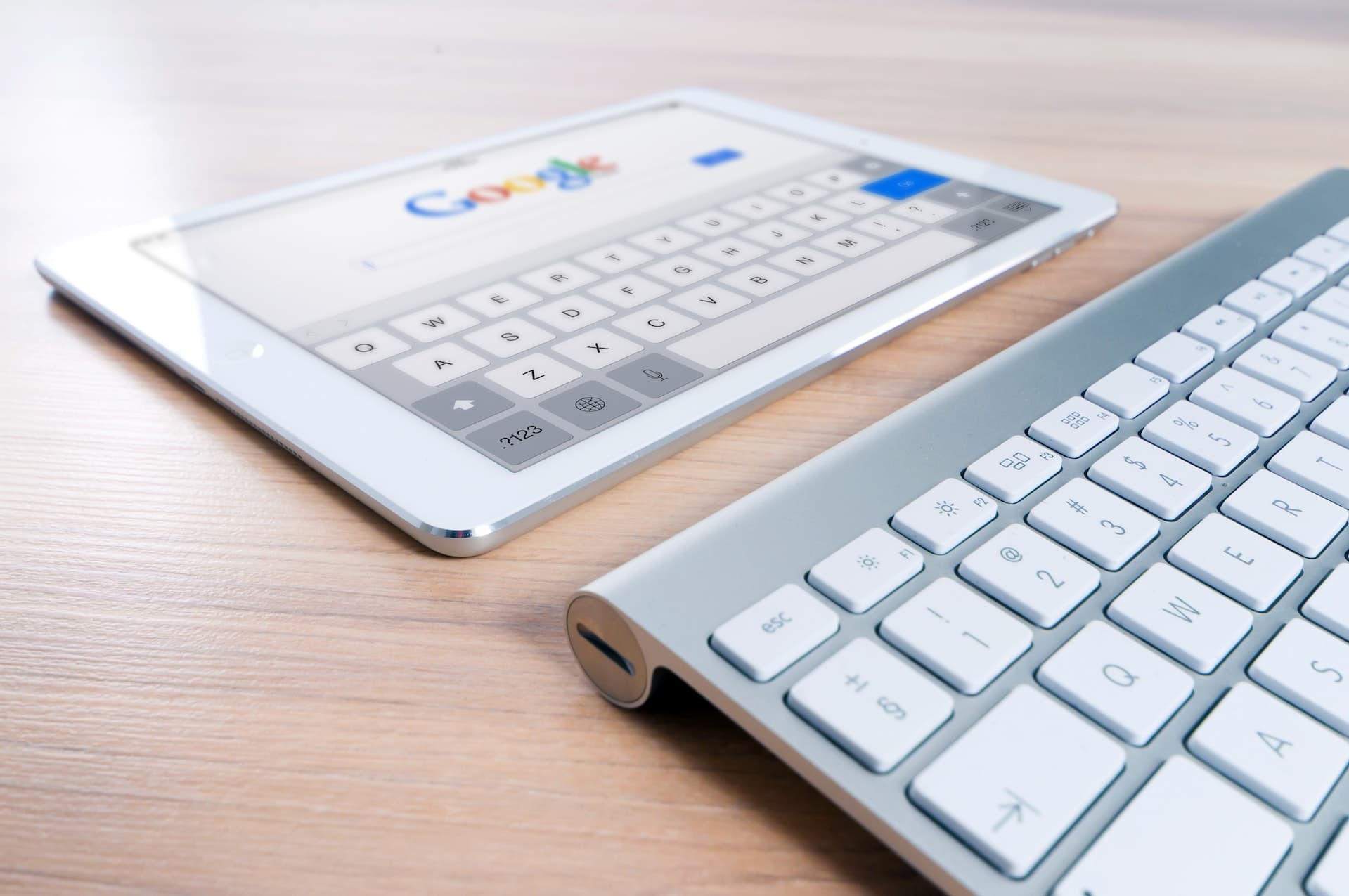 Introduzione alle Tecnologie Web: HTML, CSS, JavaScript e i Fondamenti dello Sviluppo Web